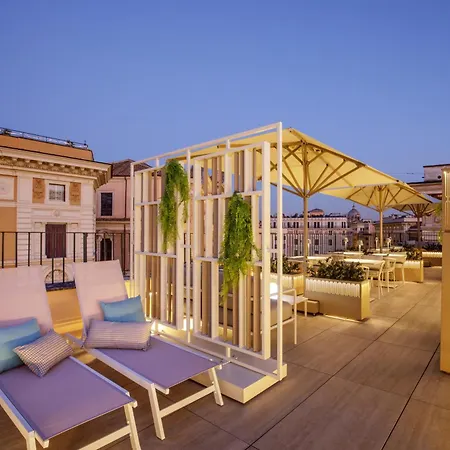 Navona Sky Palace Πανσιόν