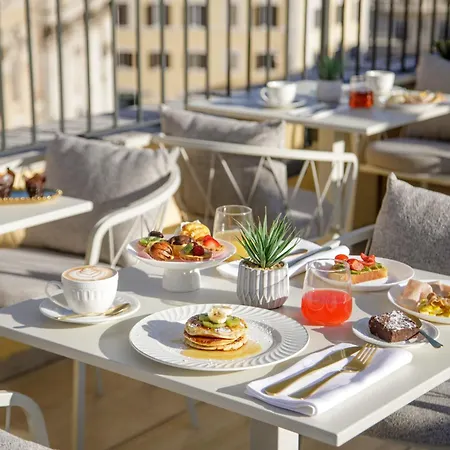 Πανσιόν Navona Sky Palace 4*