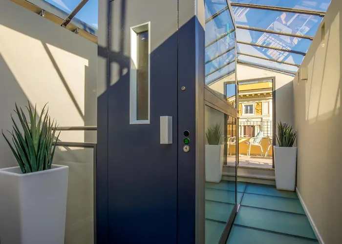 Navona Sky Palace Konukevi 4*
