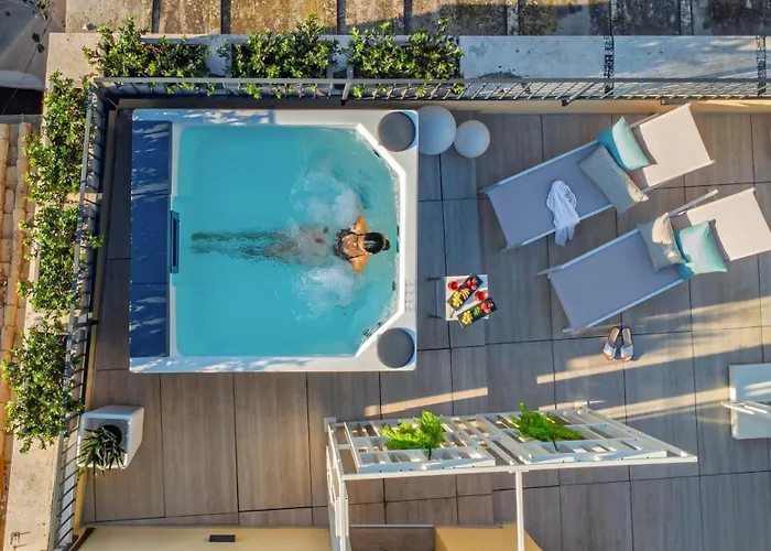 Navona Sky Palace Konukevi 4*